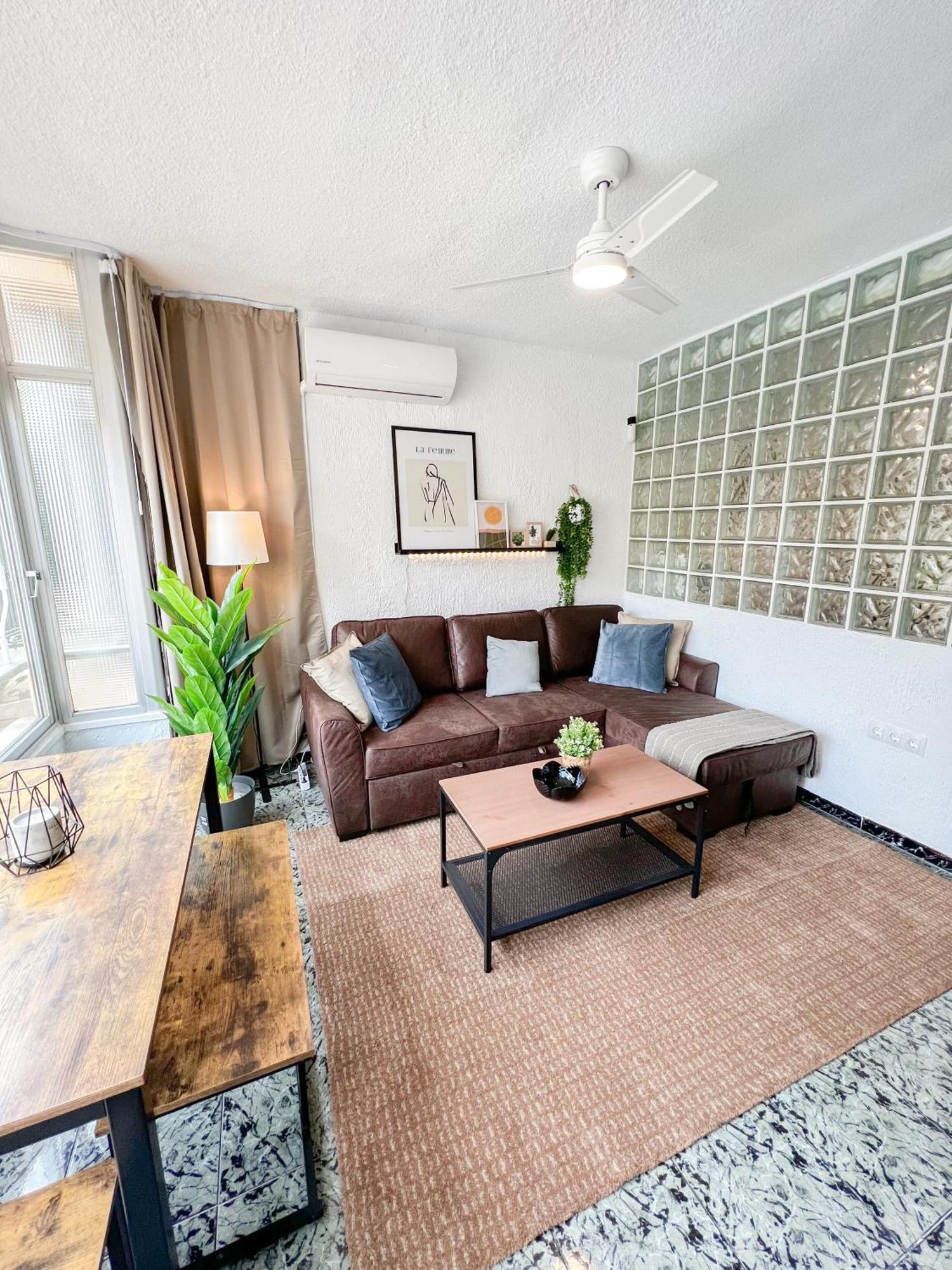 トレモリノスCozy And Bright Flat With Poolアパートメント エクステリア 写真